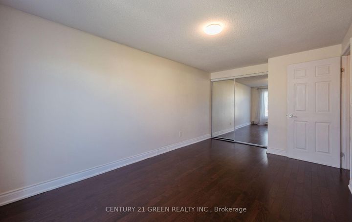 Photo 18 at 1 Greenarrow Court, Brampton North, Brampton
