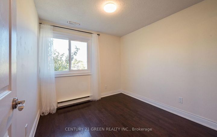 Photo 19 at 1 Greenarrow Court, Brampton North, Brampton