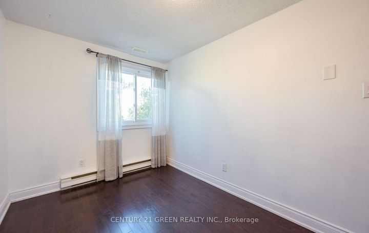 Photo 22 at 1 Greenarrow Court, Brampton North, Brampton