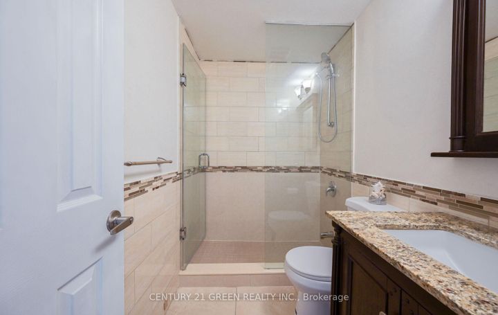 Photo 24 at 1 Greenarrow Court, Brampton North, Brampton