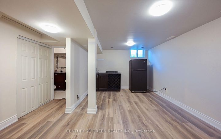 Photo 34 at 1 Greenarrow Court, Brampton North, Brampton
