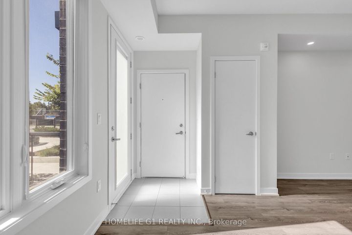 Photo 1 at 5 - 3429 Ridgeway Drive, Erin Mills, Mississauga
