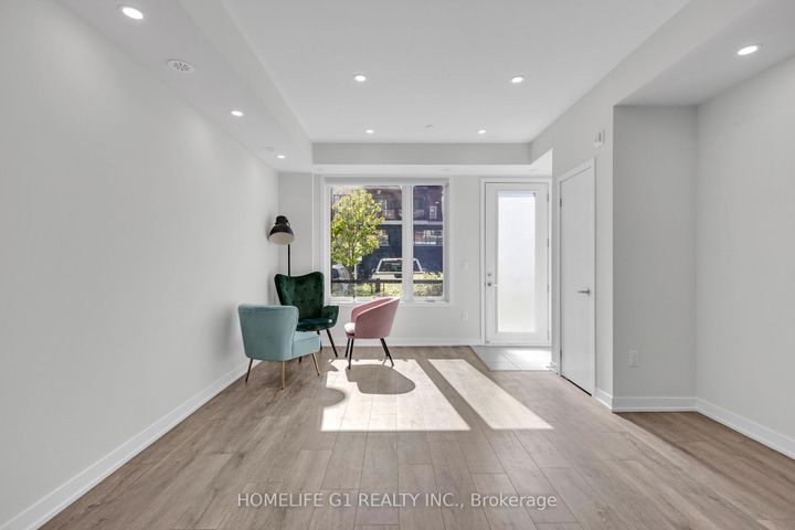 Photo 2 at 5 - 3429 Ridgeway Drive, Erin Mills, Mississauga