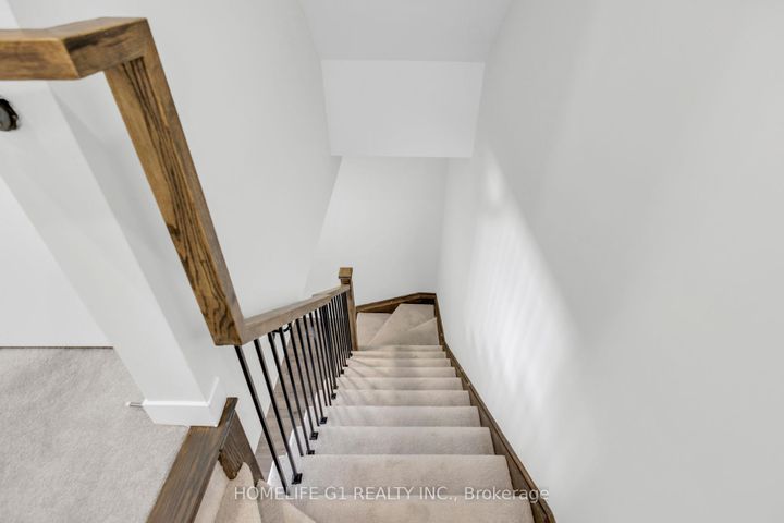 Photo 9 at 5 - 3429 Ridgeway Drive, Erin Mills, Mississauga
