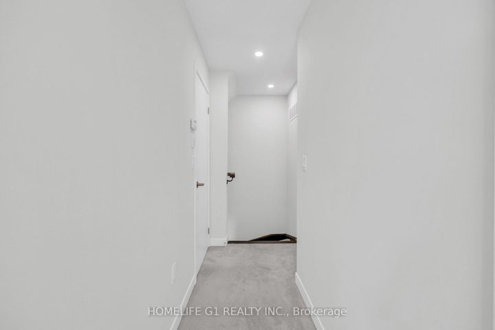Photo 11 at 5 - 3429 Ridgeway Drive, Erin Mills, Mississauga