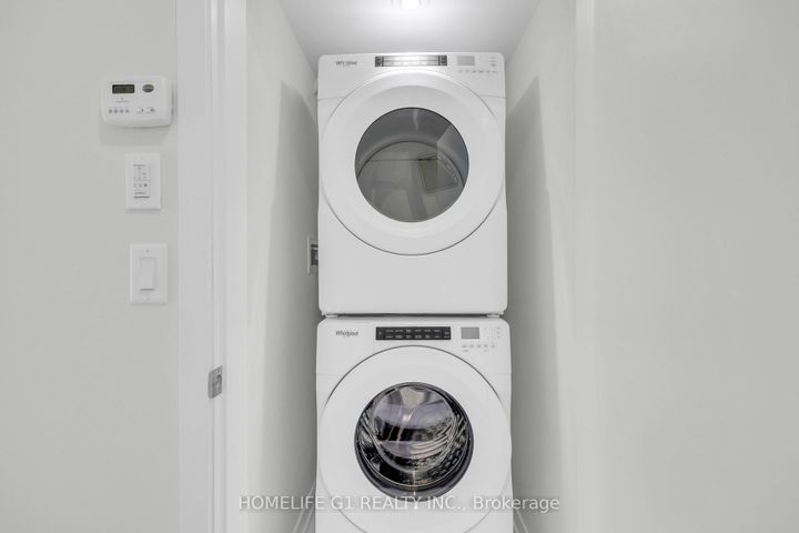 Photo 12 at 5 - 3429 Ridgeway Drive, Erin Mills, Mississauga