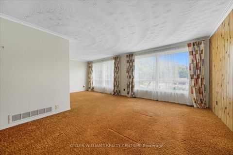 Photo 8 at 112 Eden Court, Leslie Valley, Newmarket