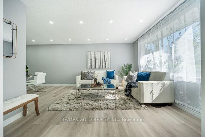 Photo 4 at 118 Archdekin Drive, Madoc, Brampton