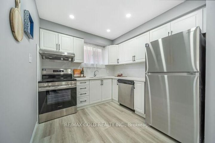 Photo 13 at 118 Archdekin Drive, Madoc, Brampton