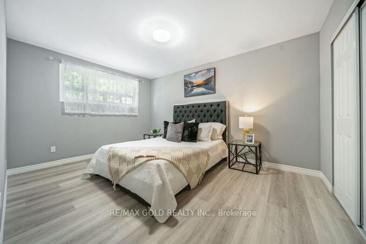 Photo 17 at 118 Archdekin Drive, Madoc, Brampton