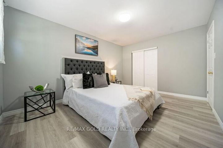 Photo 18 at 118 Archdekin Drive, Madoc, Brampton