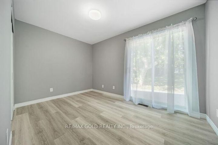 Photo 19 at 118 Archdekin Drive, Madoc, Brampton
