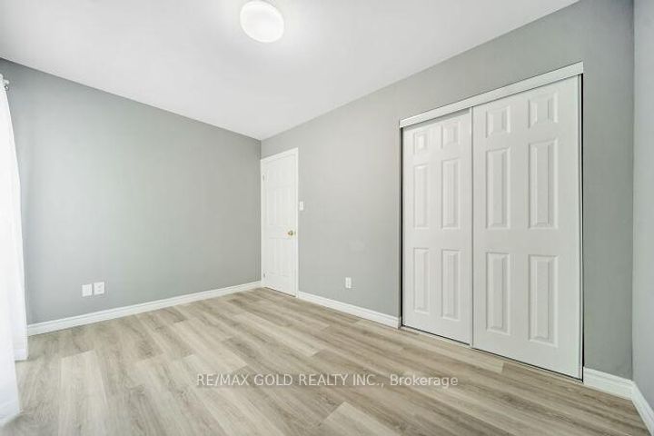 Photo 20 at 118 Archdekin Drive, Madoc, Brampton