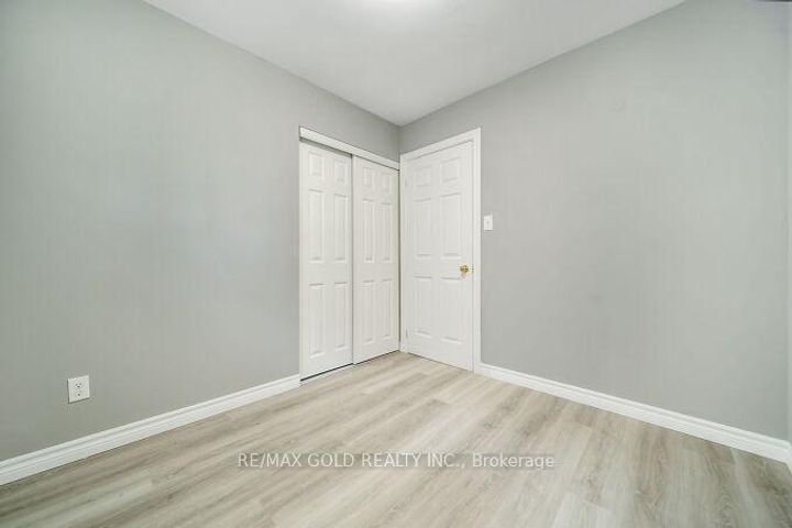 Photo 22 at 118 Archdekin Drive, Madoc, Brampton