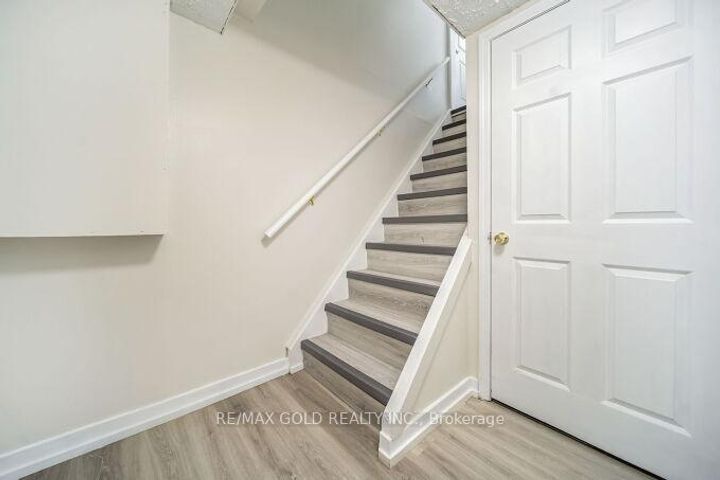 Photo 24 at 118 Archdekin Drive, Madoc, Brampton