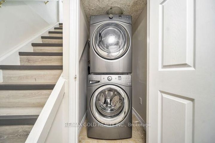 Photo 25 at 118 Archdekin Drive, Madoc, Brampton