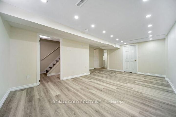 Photo 27 at 118 Archdekin Drive, Madoc, Brampton