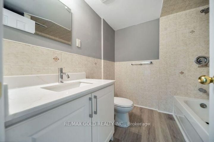 Photo 28 at 118 Archdekin Drive, Madoc, Brampton