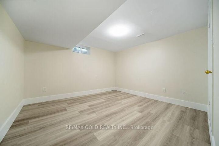 Photo 32 at 118 Archdekin Drive, Madoc, Brampton