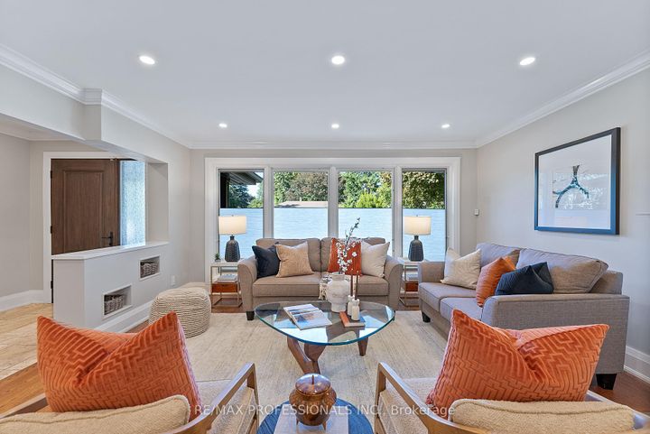 Photo 4 at 19 Palace Arch Drive, Rosethorn, Toronto
