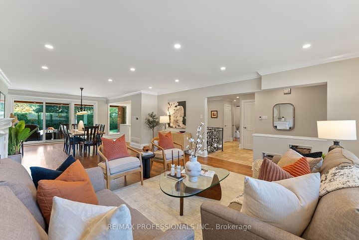 Photo 6 at 19 Palace Arch Drive, Rosethorn, Toronto