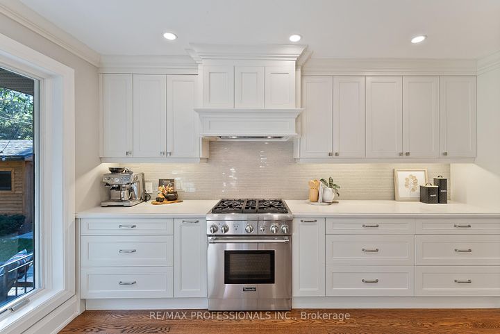 Photo 14 at 19 Palace Arch Drive, Rosethorn, Toronto