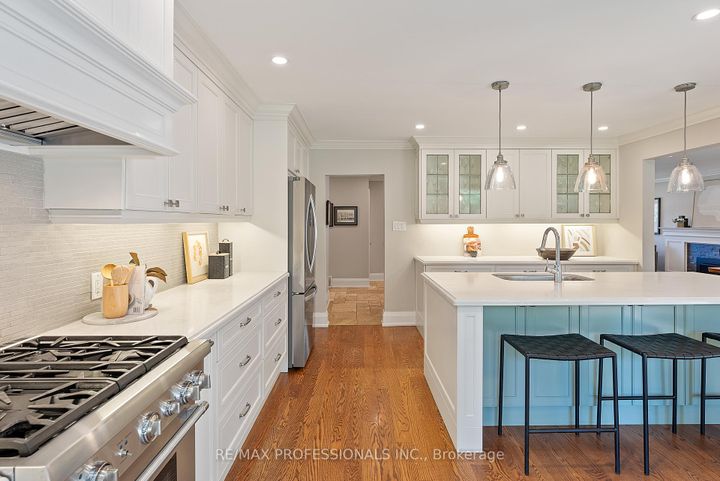 Photo 15 at 19 Palace Arch Drive, Rosethorn, Toronto