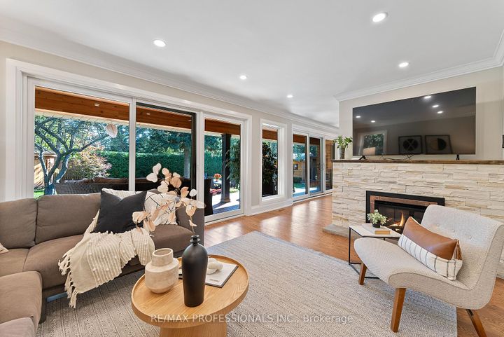 Photo 18 at 19 Palace Arch Drive, Rosethorn, Toronto