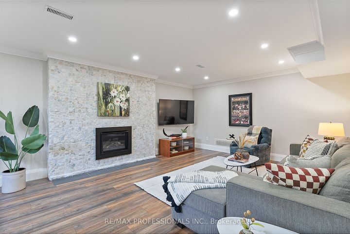 Photo 29 at 19 Palace Arch Drive, Rosethorn, Toronto