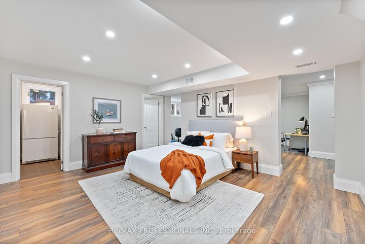 Photo 31 at 19 Palace Arch Drive, Rosethorn, Toronto