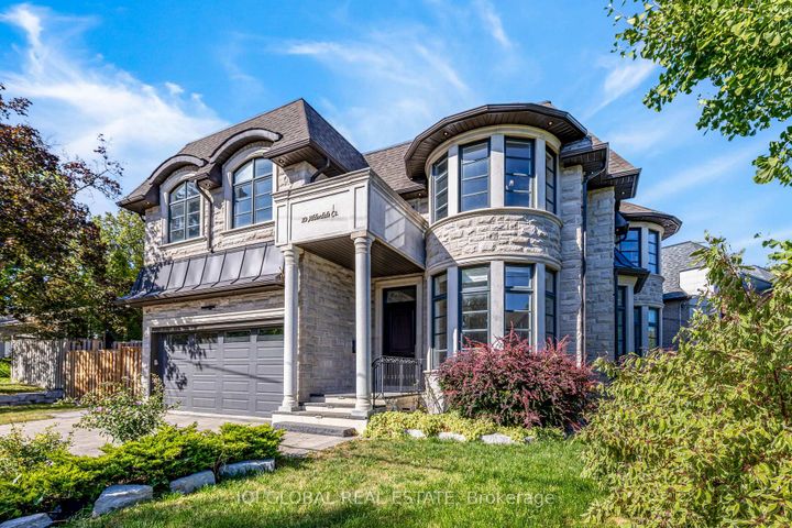 Photo 2 at 29 Alderdale Court, Don Mills, Toronto