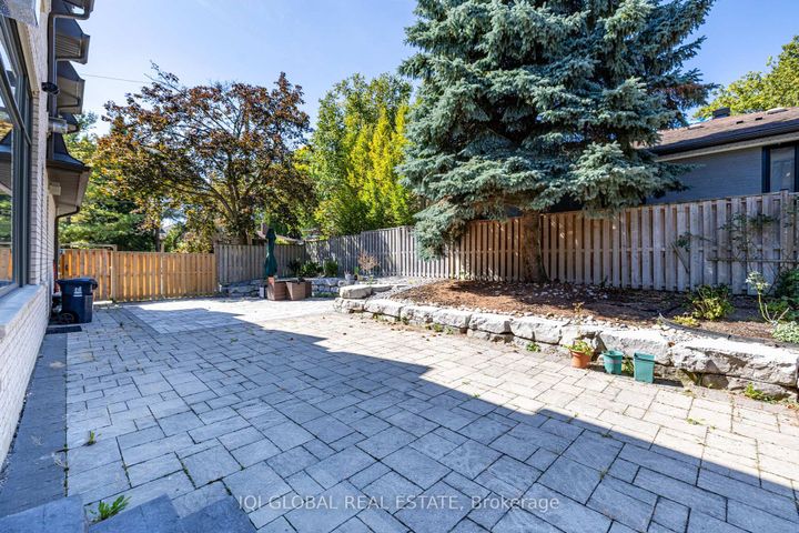 Photo 13 at 29 Alderdale Court, Don Mills, Toronto