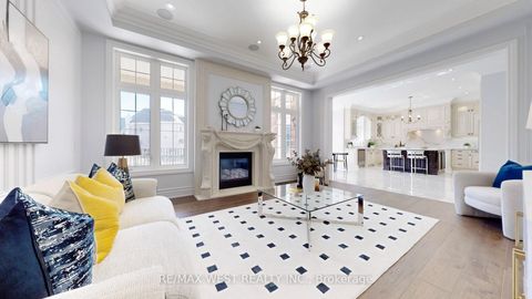 Photo 9 at 136 Hailsham Court, Vellore Village, Vaughan