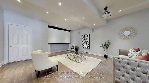 Photo 35 at 136 Hailsham Court, Vellore Village, Vaughan
