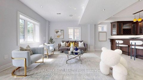 Photo 37 at 136 Hailsham Court, Vellore Village, Vaughan