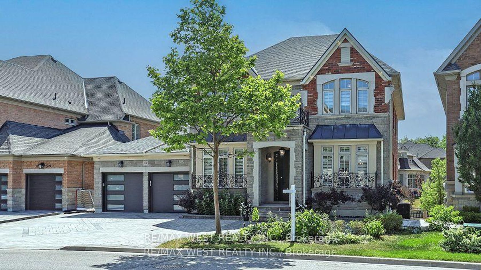 136 Hailsham Court, Vellore Village, Vaughan 