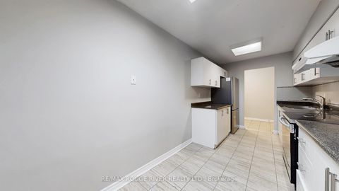 Photo 10 at 203 - 40 Chichester Place, L'Amoreaux, Toronto