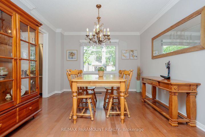 Photo 10 at 44 Cairnmore Court, Snelgrove, Brampton