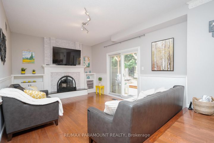 Photo 12 at 44 Cairnmore Court, Snelgrove, Brampton