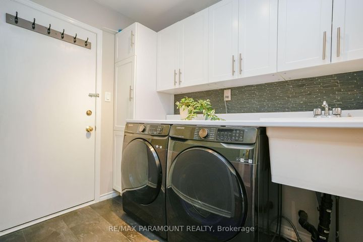 Photo 16 at 44 Cairnmore Court, Snelgrove, Brampton