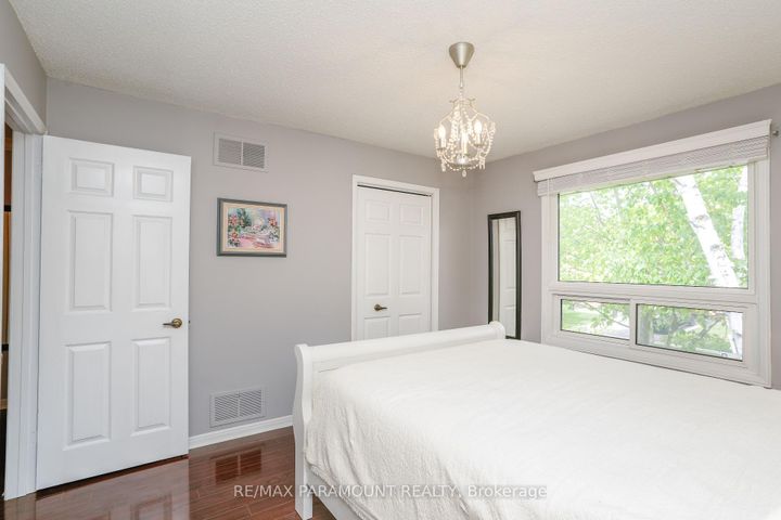 Photo 24 at 44 Cairnmore Court, Snelgrove, Brampton