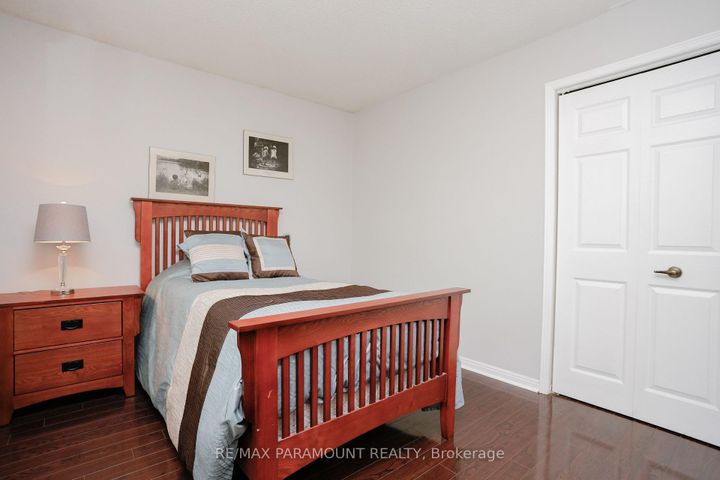 Photo 26 at 44 Cairnmore Court, Snelgrove, Brampton
