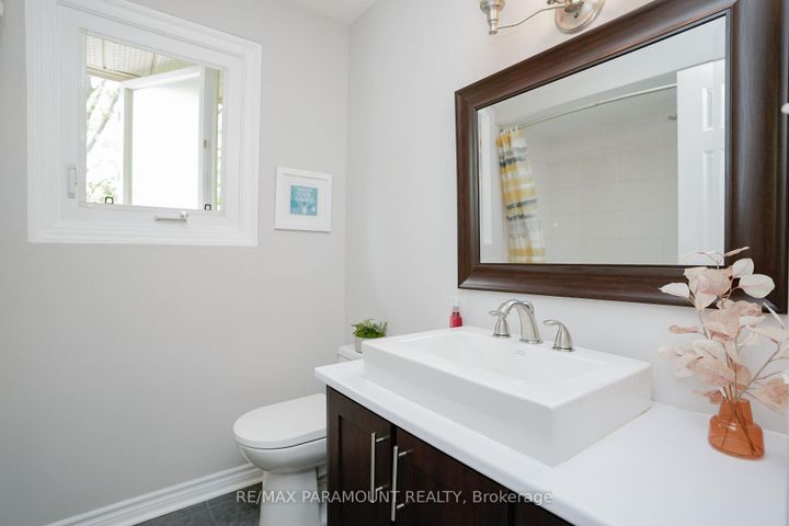 Photo 27 at 44 Cairnmore Court, Snelgrove, Brampton