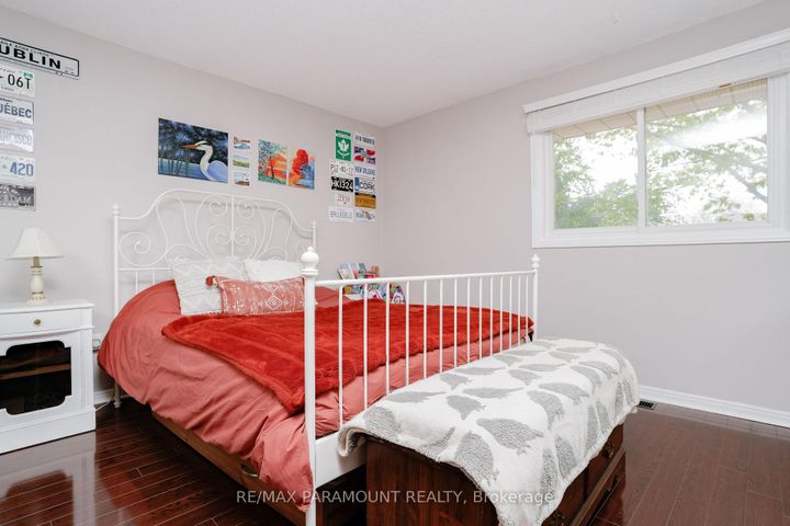 Photo 30 at 44 Cairnmore Court, Snelgrove, Brampton