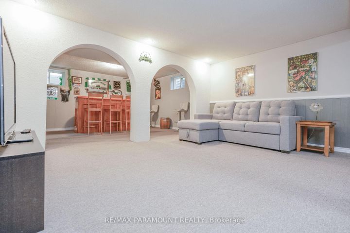 Photo 32 at 44 Cairnmore Court, Snelgrove, Brampton