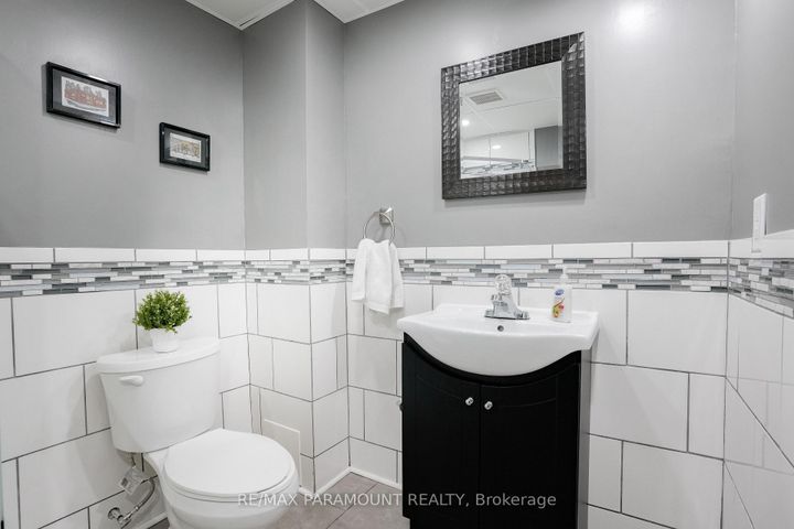 Photo 35 at 44 Cairnmore Court, Snelgrove, Brampton