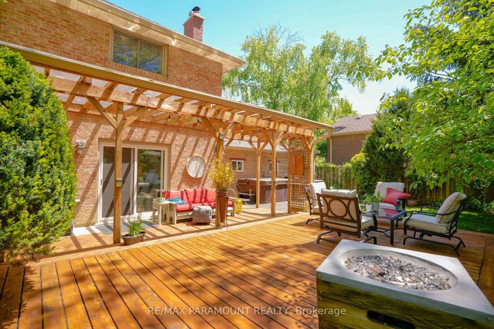 Photo 38 at 44 Cairnmore Court, Snelgrove, Brampton