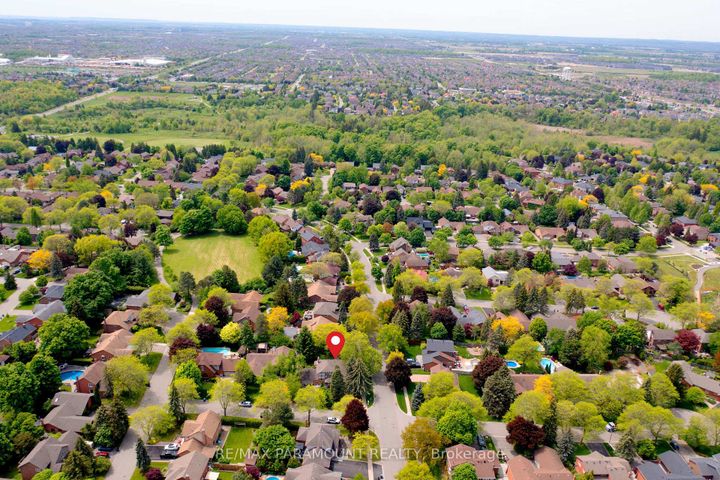 Photo 45 at 44 Cairnmore Court, Snelgrove, Brampton