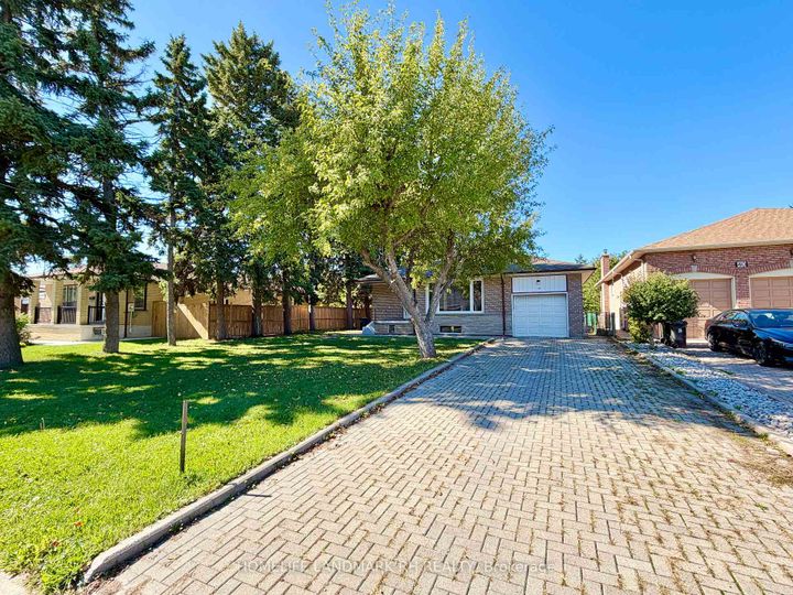 Photo 3 at 38 Aragon Avenue, Sullivan, Toronto