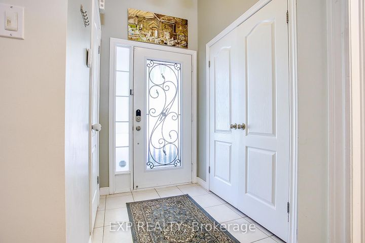 Photo 4 at 2 - 25 Ivybridge Drive, Lakeshore, Hamilton